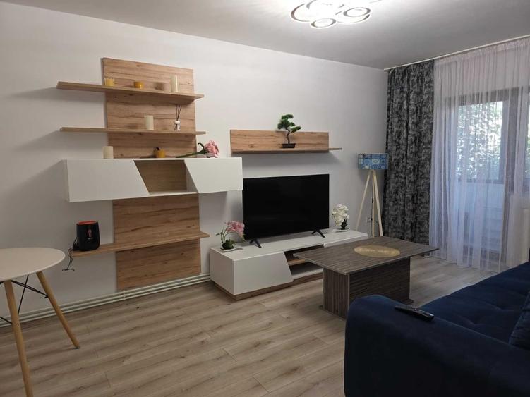 Apartament cu 3 camere decomandat în Popa Șapcă