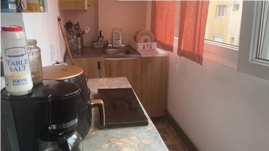 Apartament cu 2 camere decomandat, mobilat în Dâmbovița