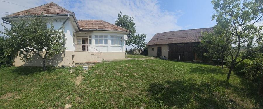 Casă cu 3 camere în Recea-Cristur