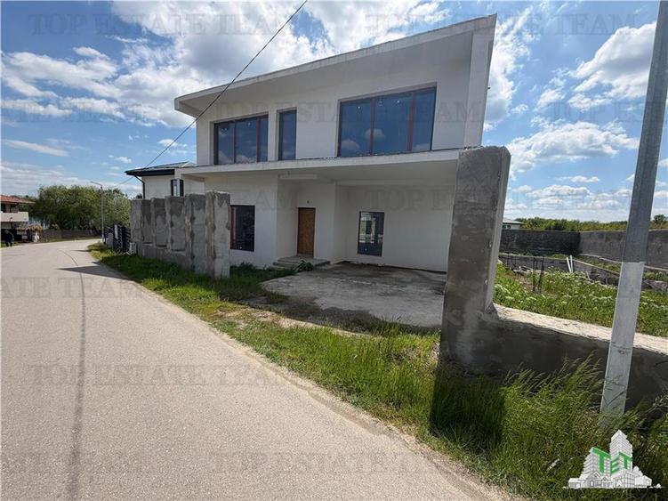 Casă individuală cu 4 camere cu Piscina în Corbeanca