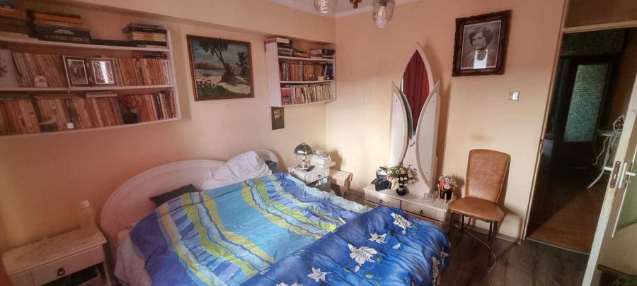 Apartament cu 4 camere decomandat, mobilat în Central