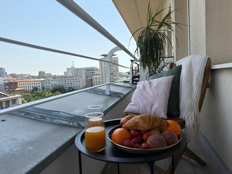 Apartament cu 3 camere semidecomandat în Sala Palatului