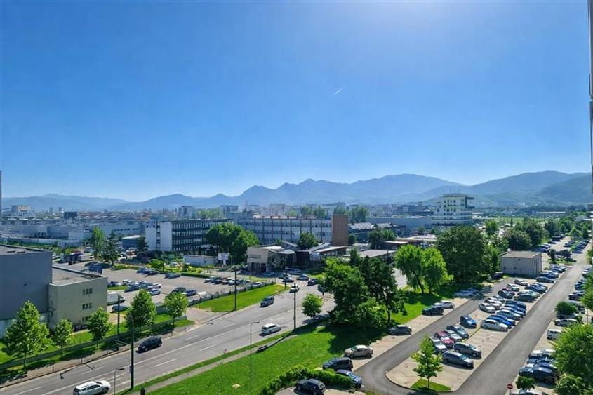 Lux Class, zona Coresi, Tractorul Brasov - 7