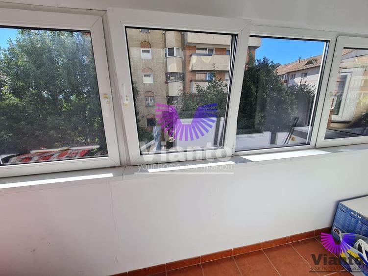Apartament cu 3 camere decomandat, mobilat în Central
