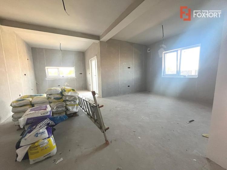 Duplex cu 4 camere cu Canalizare în Moșnița Nouă