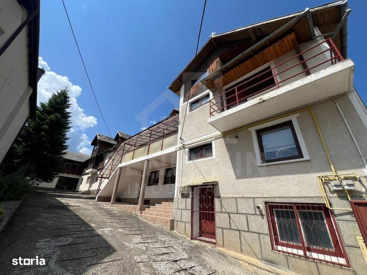 Casă cu 4 camere în Central