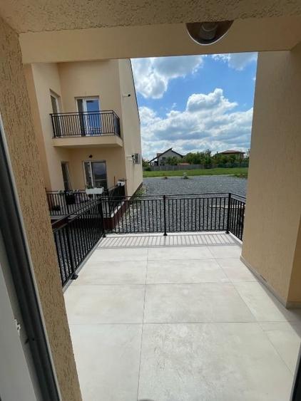 Apartament cu 3 camere decomandat în Moșnița Nouă