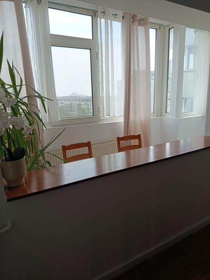 Apartament cu 3 camere semidecomandat în Titulescu
