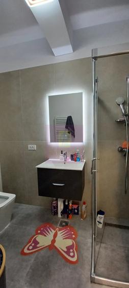 Casă cu 4 camere cu Teren 608 Mp în Săbăreni