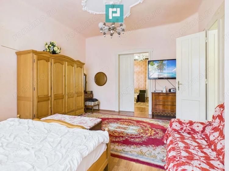 Casă cu Teren 2703 Mp în Ghioroc