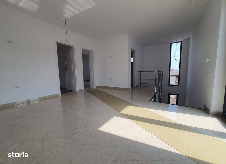 Casă cu 3 camere cu Teren 400 Mp în Valea Adâncă