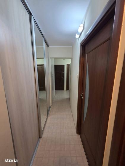 Apartament cu 3 camere decomandat, mobilat în Micro 17