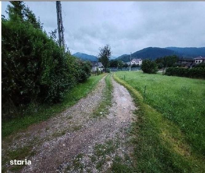 Teren de 1105 mp, în Marginea