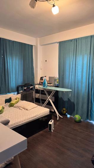 Apartament cu 3 camere semidecomandat în Chiajna
