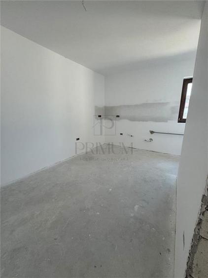 Duplex cu 5 camere cu Canalizare în Moșnița Nouă