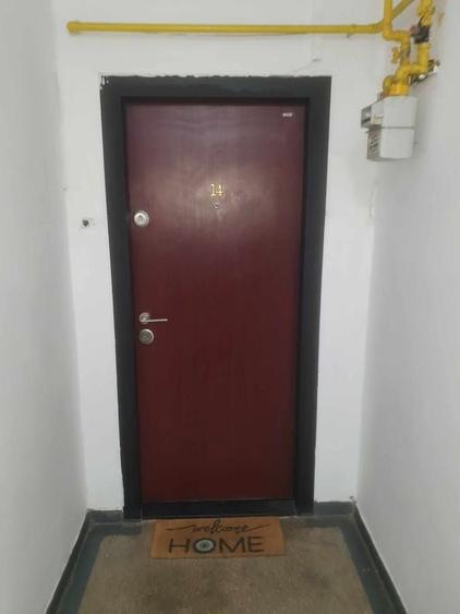 Apartament cu 4 camere decomandat în Casa de Cultură