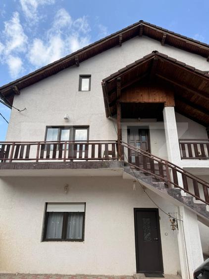 Casă individuală cu 12 camere cu Canalizare în Bran