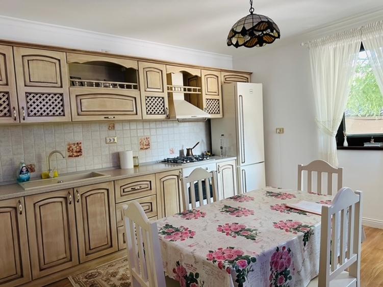 Casă individuală cu 3 camere cu Canalizare în Ultracentral