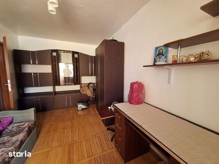 Apartament cu 3 camere decomandat, mobilat în Ciarda Roșie