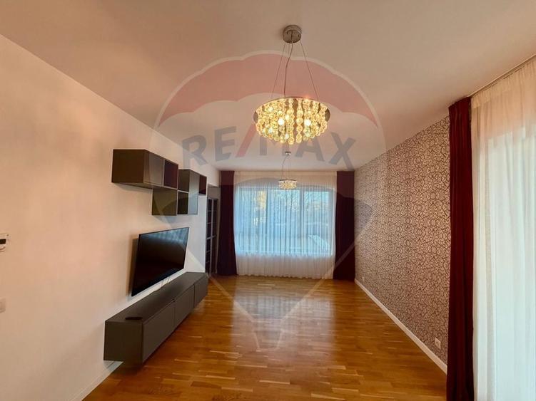 Apartament cu 3 camere decomandat în Domenii