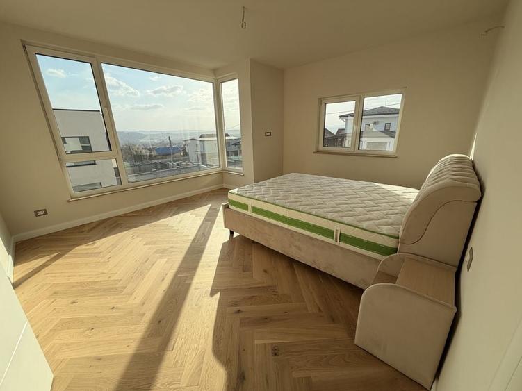 Casă cu 3 camere în Exterior Vest