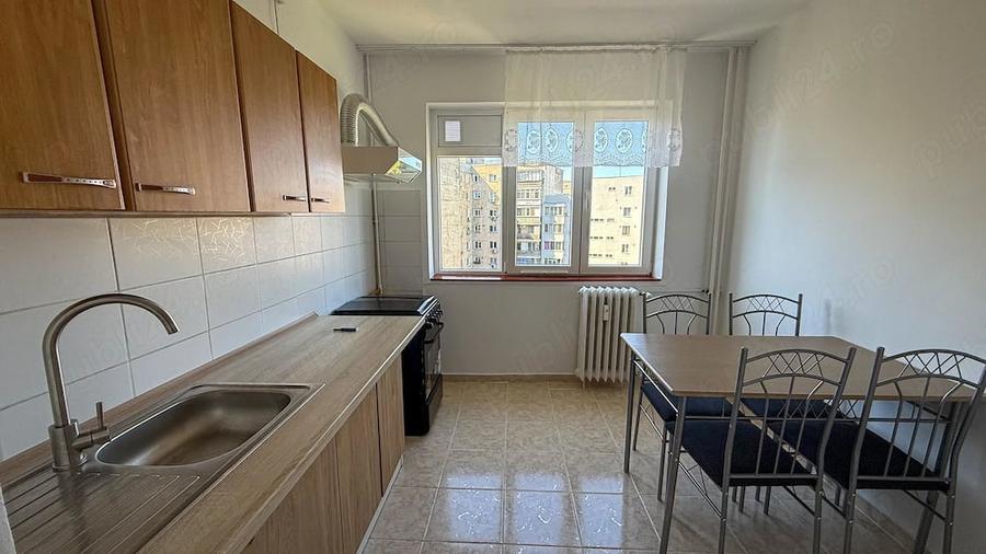 Apartament cu 3 camere decomandat în Dristor