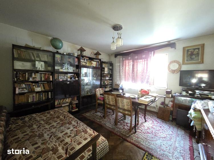Casă cu 5 camere cu Teren 364 Mp în Central