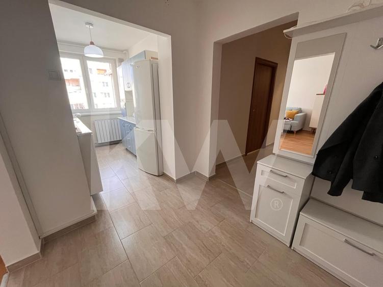 Apartament cu 3 camere semidecomandat, mobilat în Mihai Viteazul