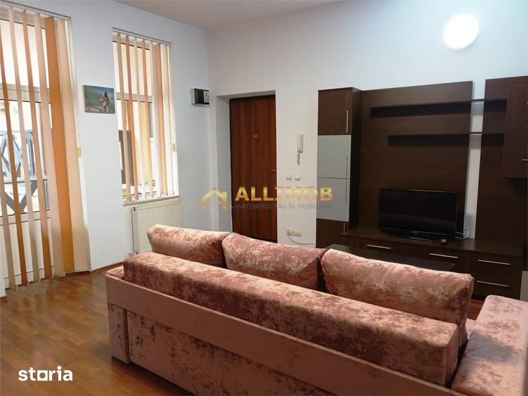 Apartament cu 2 camere semidecomandat, mobilat în Ultracentral