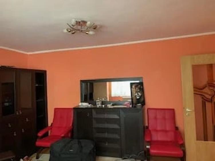 Apartament cu 3 camere decomandat în Girocului
