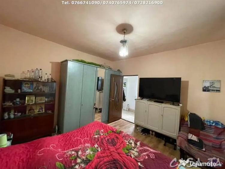 Casă cu 3 camere cu Teren 387 Mp în Central