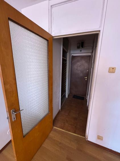 Garsonieră decomandată în Drumul Taberei
