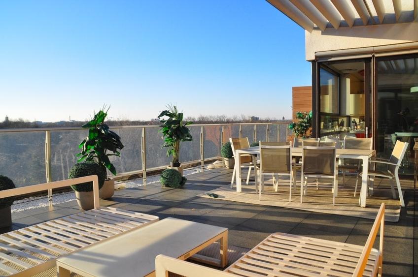 Apartament cu 6 camere semidecomandat, mobilat în Herăstrău