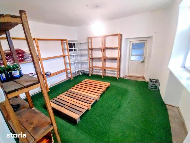 Casă cu 4 camere decomandat cu Teren 719 Mp în Ciclova Română