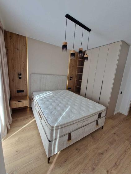 Apartament cu 3 camere decomandat în Între Lacuri