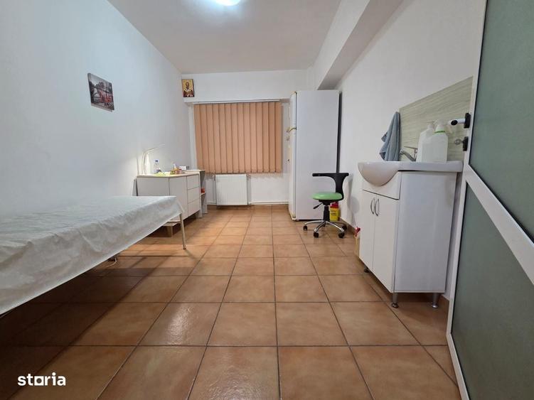 Apartament cu 4 camere decomandat în E3