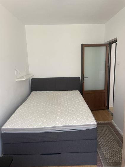 Apartament cu 3 camere semidecomandat în Centrul Istoric