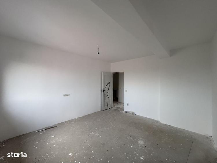 Casă cu 4 camere în Militari