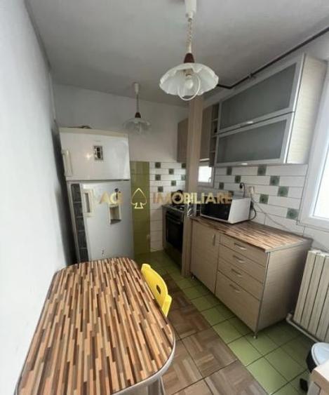 Apartament cu 2 camere decomandat, mobilat în Eroii Revoluției