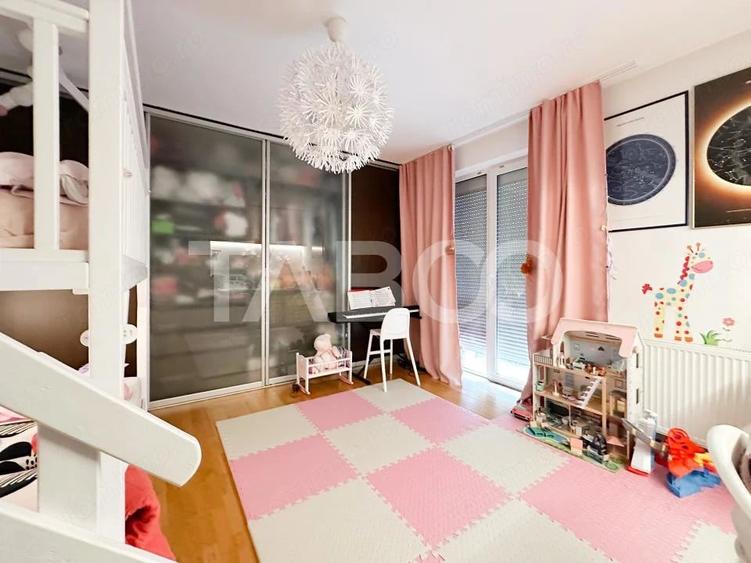 Apartament cu 3 camere semidecomandat în Andrei Mureșanu