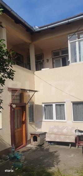Casă cu 5 camere cu Teren 240 Mp în Central