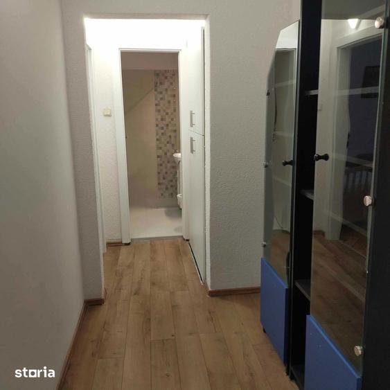Apartament cu 3 camere decomandat, mobilat în Tolstoi