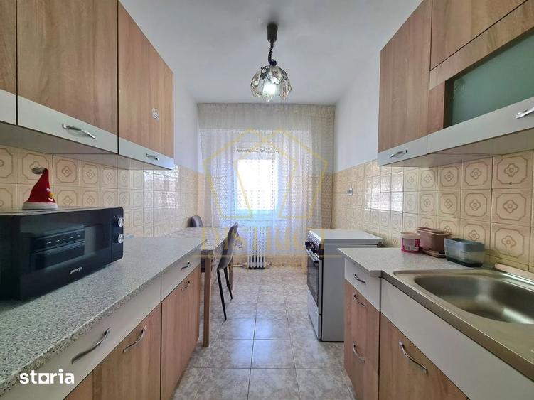 Apartament cu 3 camere decomandat, mobilat în Complex Studențesc