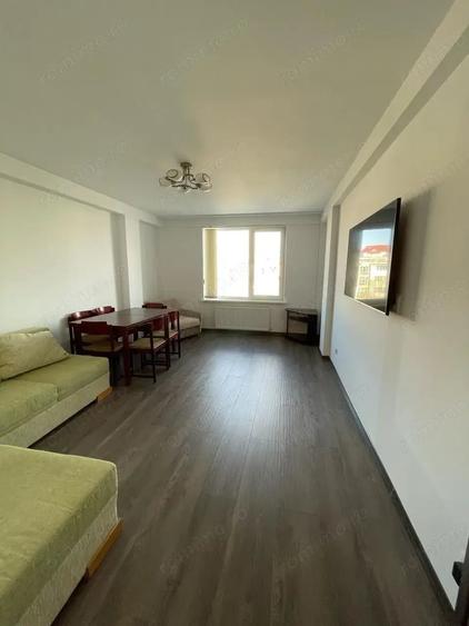 Apartament cu 2 camere decomandat în Politehnica