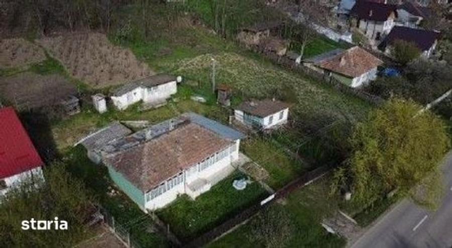 Casă cu 3 camere cu Teren 3633 Mp în Delești