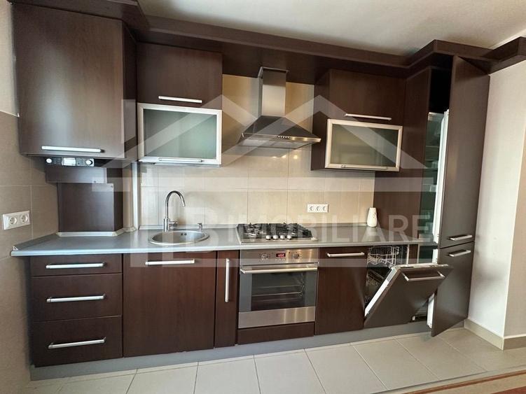 Apartament cu 3 camere decomandat, mobilat în Pandurilor