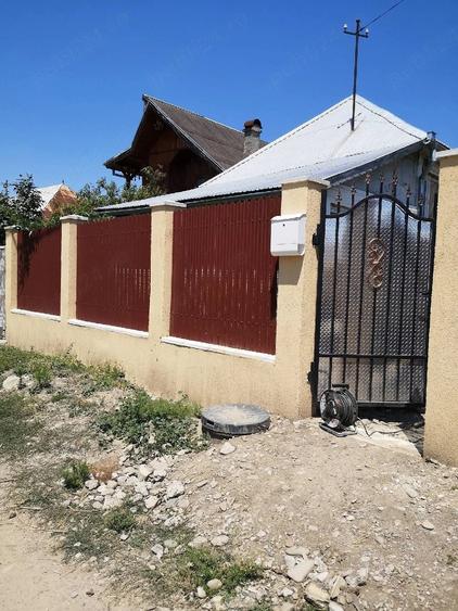 Casă cu 5 camere cu Teren 4700 Mp în Central