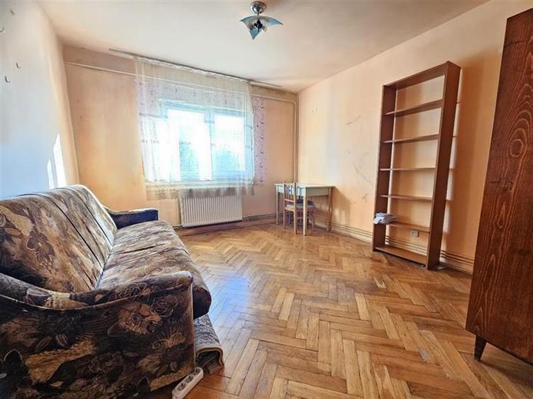 Garsonieră decomandată în Tudor Vladimirescu