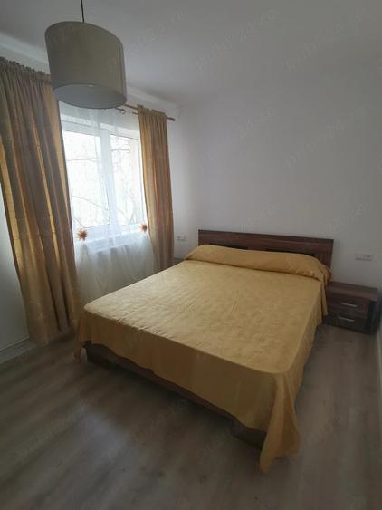 Apartament cu 3 camere semidecomandat în Traian