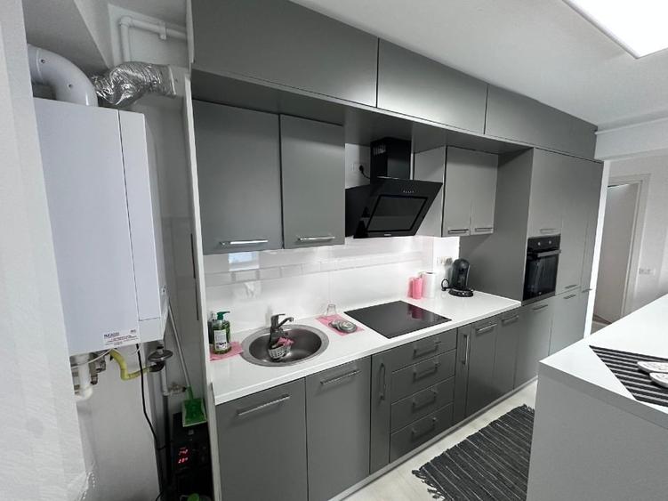 Apartament cu 2 camere decomandat, mobilat în Central